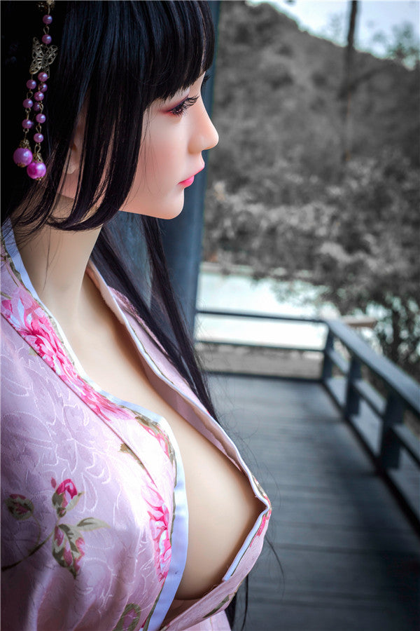Aki 168cm | 5'5" E CUP