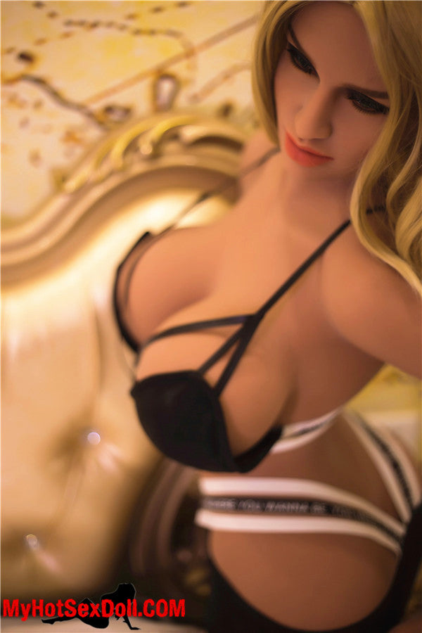 Violet 150cm | 4'9" G CUP