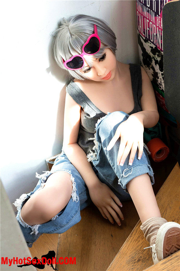 Nyla 156cm | 5'1" C CUP