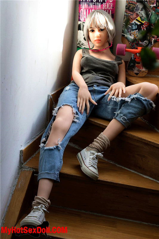 Nyla 156cm | 5'1" C CUP