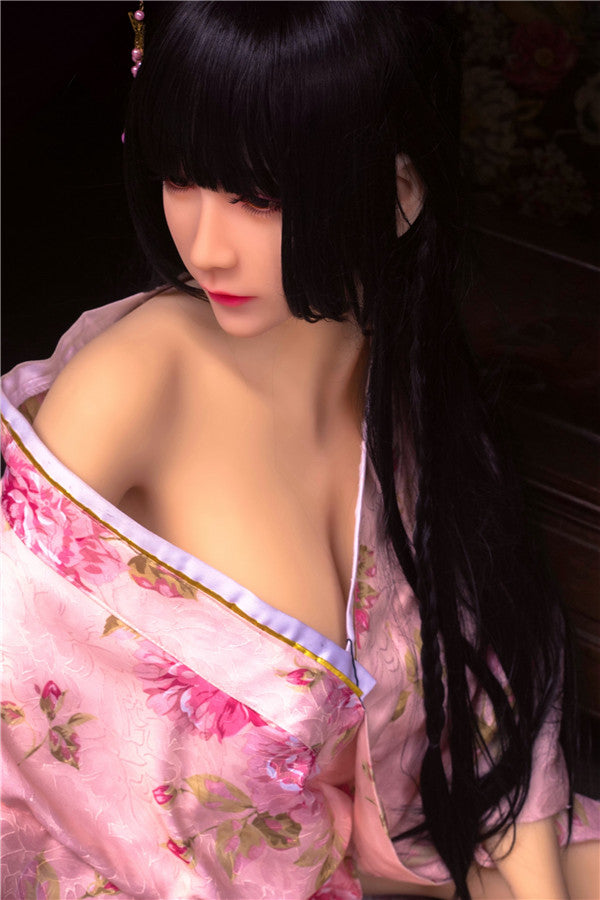 Aki 168cm | 5'5" E CUP
