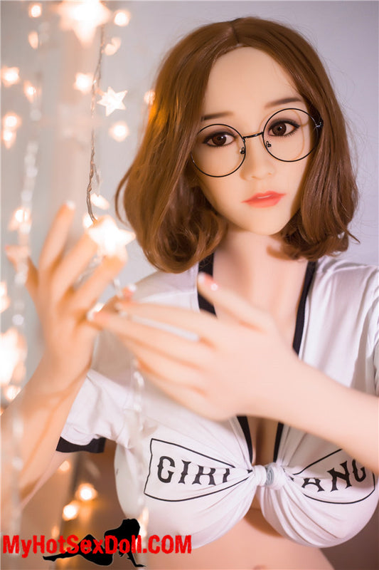 Kristina 161cm | 5'2" G CUP