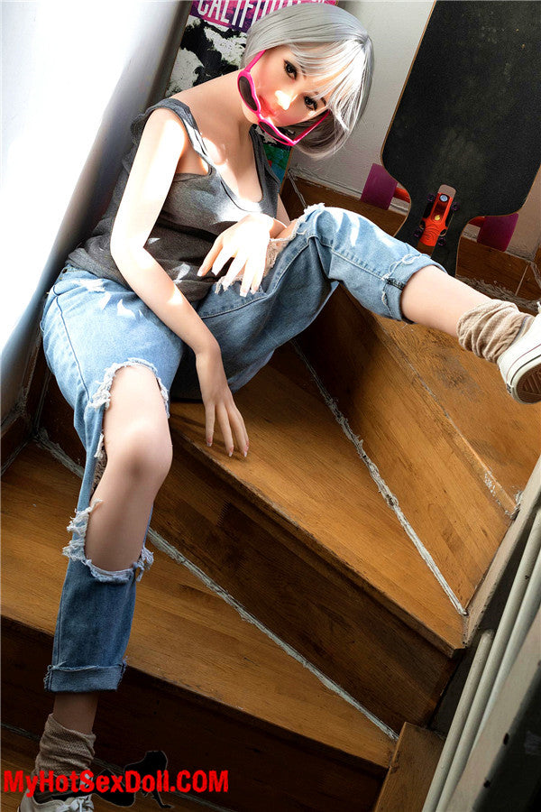 Nyla 156cm | 5'1" C CUP
