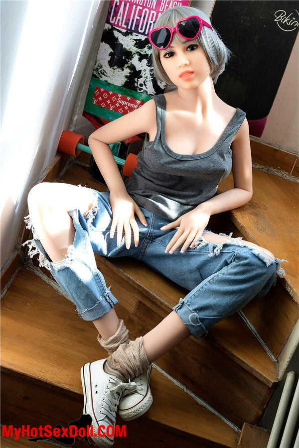 Nyla 156cm | 5'1" C CUP