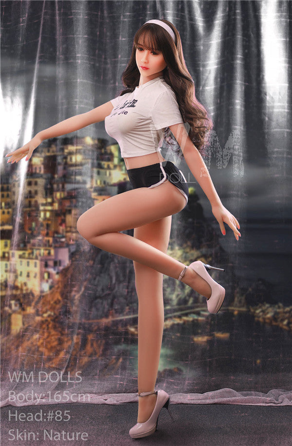 Hilary 5' 4"| 165 CM D Cup