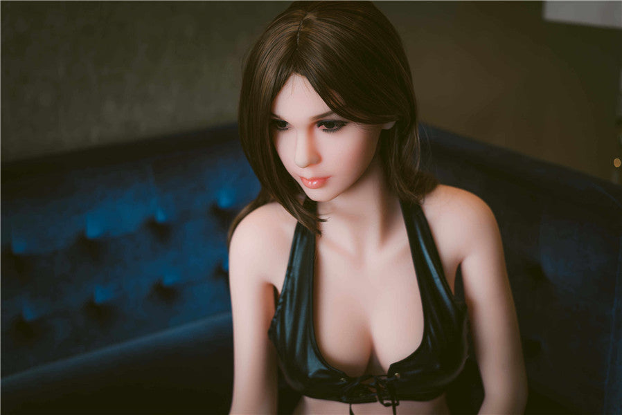 Olivia 163cm | 5' 4" C CUP