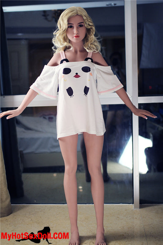 Kylie 156cm | 5'1" C CUP