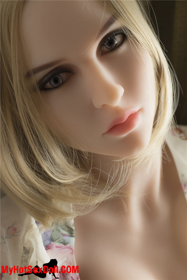 Delilah 157cm | 5'2" B CUP