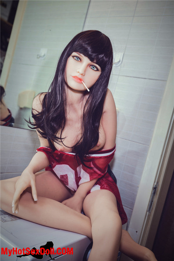 Lindsay 157cm | 5'2" B CUP