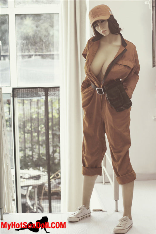 Irina 170cm | 5'6" H CUP