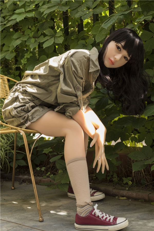 Charlotte 163cm | 5' 4" C CUP