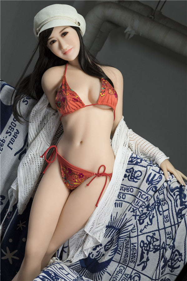 Billie 163cm | 5' 4" C CUP