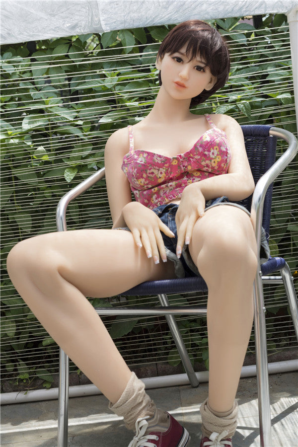 Emma 163cm | 5' 4" C CUP