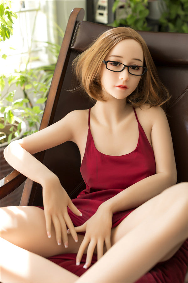 Lydia 166cm | 5'4" B CUP
