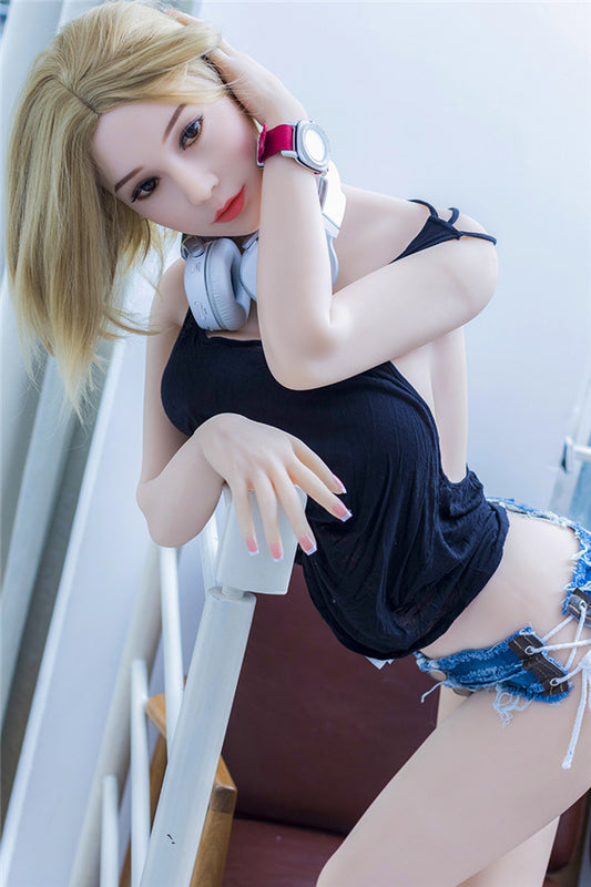 Liz 168cm | 5'5" E CUP