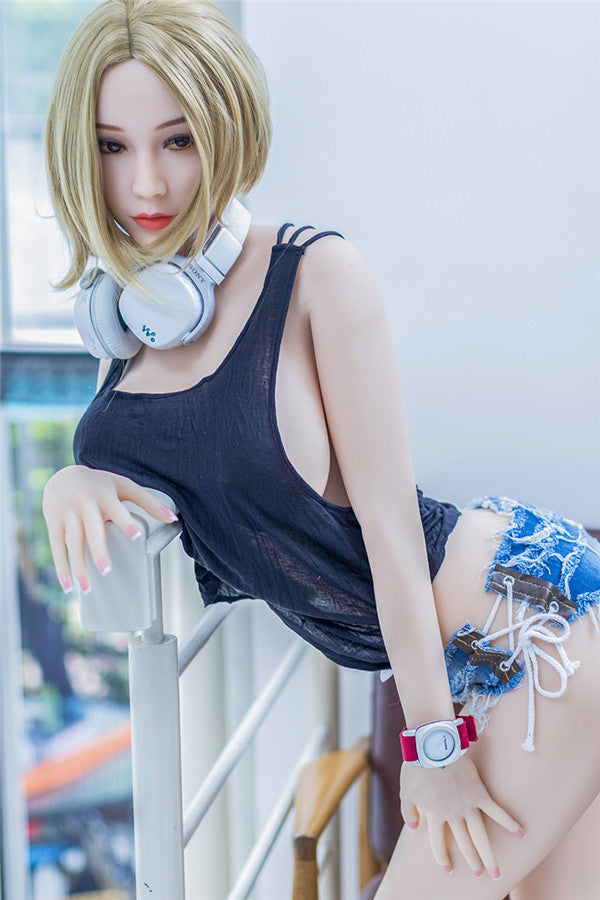 Liz 168cm | 5'5" E CUP