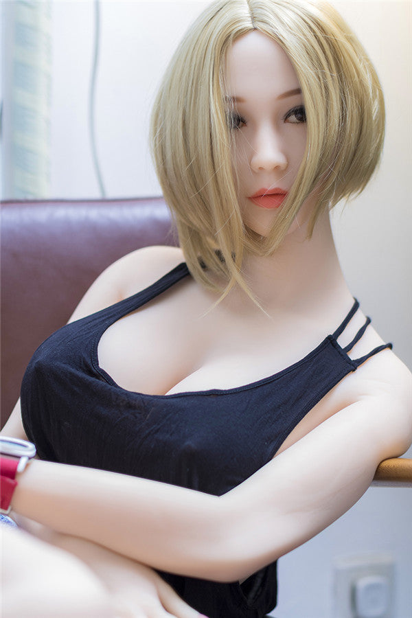 Liz 168cm | 5'5" E CUP