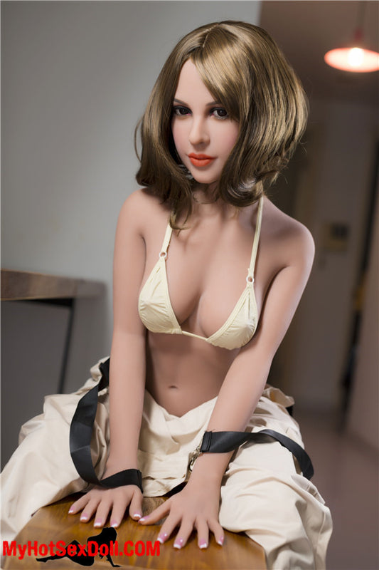 Candy 156cm | 5'1" C CUP