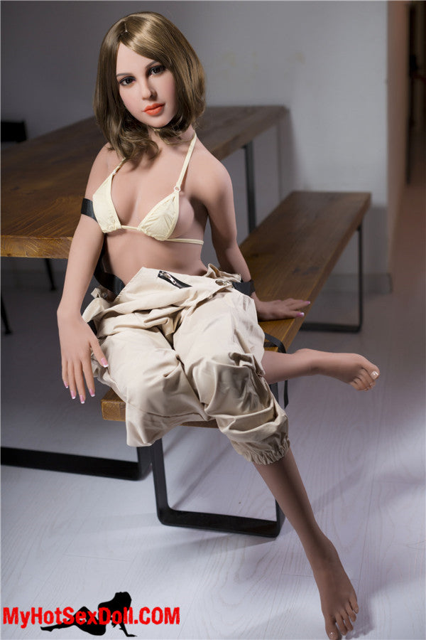 Candy 156cm | 5'1" C CUP