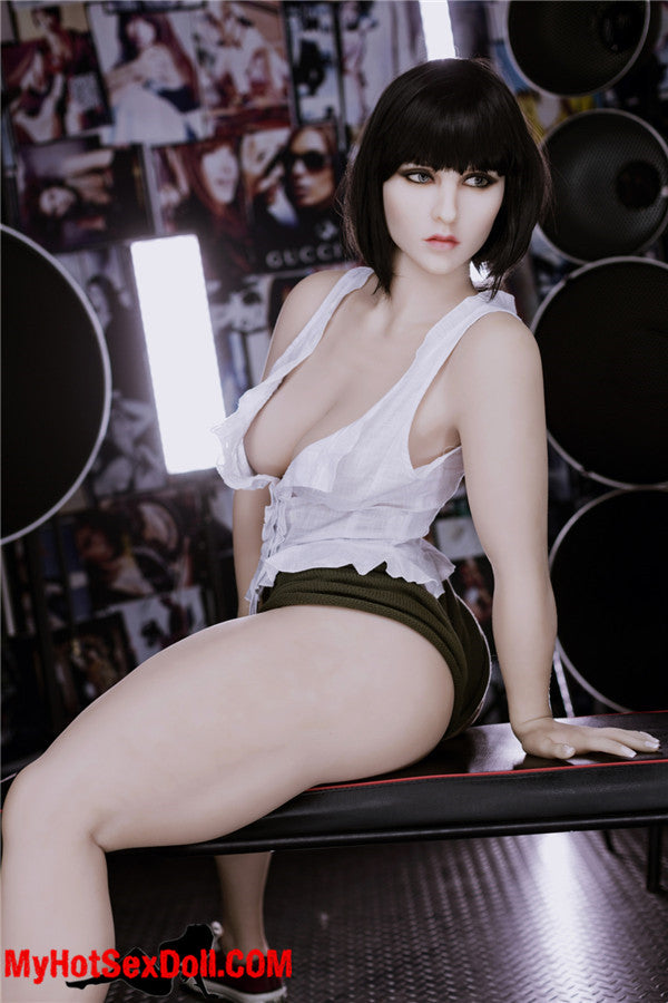 Emilia 156cm | 5'1" B CUP