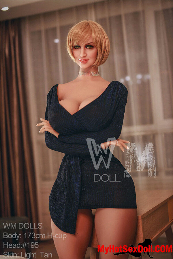 Dabria 173cm | 5'7" H CUP